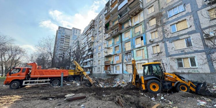 Відбулась виїзна нарада щодо відновлення житла, зруйнованого ворожим обстрілом Запоріжжя 22 березня | Новости Запорожья