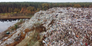 За добу у Житомирі утворюється близько 277 тонн сміття. Як планують вирішити проблему засмічення | Журнал Житомира