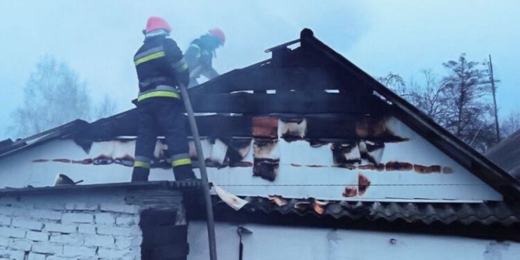 За минулу добу вогнеборці Шепетівщини ліквідовували дві пожежі —Хмельнитчина