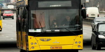 У Києві серйозно змінили проїзд громадського транспорту: подробиці | Новини Київ