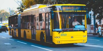 У Києві 13 квітня змінять маршрути автобуси і тролейбус | Новини Київ