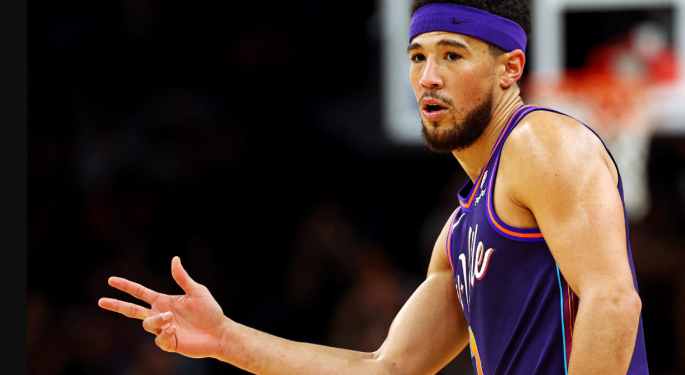 Девін Букер набрав втретє поспіль 50+ очок у грі НБА проти Нью-Орлеан – ВІДЕО | Баскетбол |