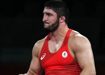 Глава UWW умовлятиме Баха допустити росіянина Садулаєва до ОІ-2024 | Боротьба |