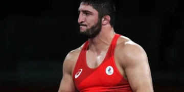 Глава UWW умовлятиме Баха допустити росіянина Садулаєва до ОІ-2024 | Боротьба |