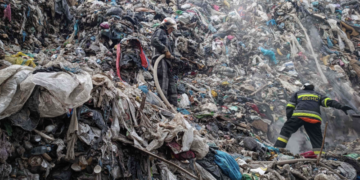 У Київській області загорілося гігантське сміттєзвалище: деталі (Фото) | Новини Київ