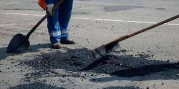 “Цю роботу посилюватимемо”, — очільник Івано-Франківської громади про прибирання міста та ремонт доріг