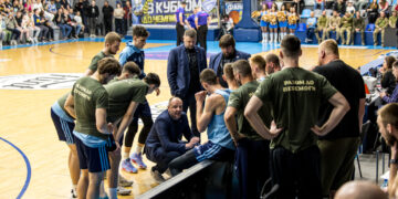 Днiпро перемiг Черкаськi Мавпи в вирiшальному матчi пiвфiнальної серiї Суперлiги: вiдео коментарiв – Федерація баскетболу України