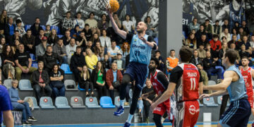 Дніпро переміг Рівне в першому матчі фіналу Суперліги Favbet – Федерація баскетболу України