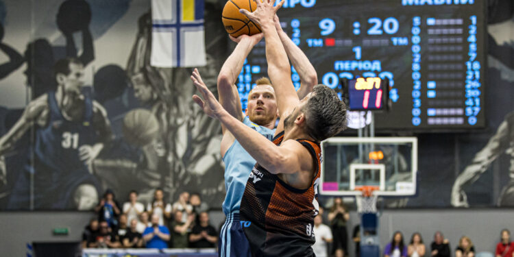 Дніпро зробив вражаючий камбек у третьому матчі з Мавпами та став другим фіналістом Суперліги Favbet – Федерація баскетболу України