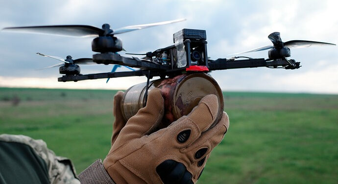 Долинська громада закупила для війська на три мільйони гривень FPV-дронів