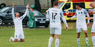 Друга ліга. Лідери очок не втрачають