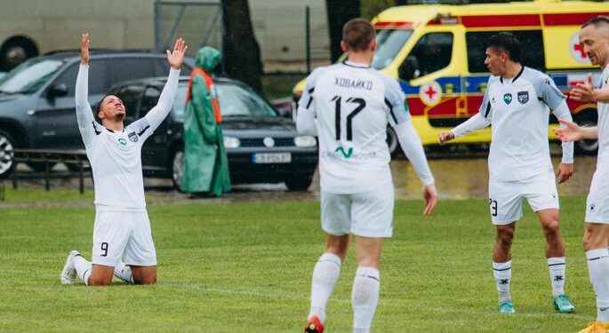 Друга ліга. Лідери очок не втрачають