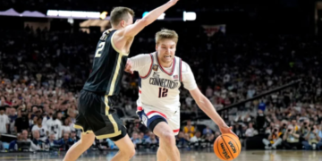 Університет Коннектикуту переміг Пердью у фіналі NCAA з баскетболу | Баскетбол |