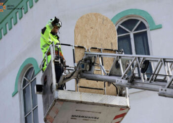 Фахівці ДСНС допомогли усунути наслідки ворожого удару в одному з соборів Запоріжжя | Новости Запорожья