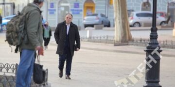 Голову Одеської райради оштрафували та постановили примусово доставити до суду