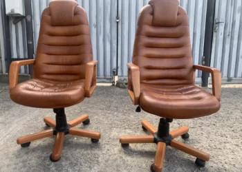 Елегантно та вишукано: Особливості дизайну крісел для керівників