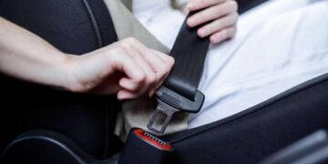 Як правильно чистити ремені безпеки: поради |  |