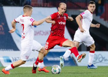 “Кривбас” переміг “Верес” в гостях