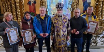 Митрополит Іоан вручив церковні нагороди волонтерам Черкащини — Новини Черкащіни