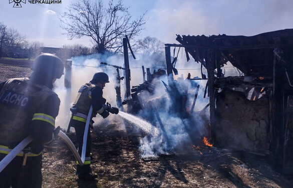 На Черкащині горіла господарча будівля (ФОТО)