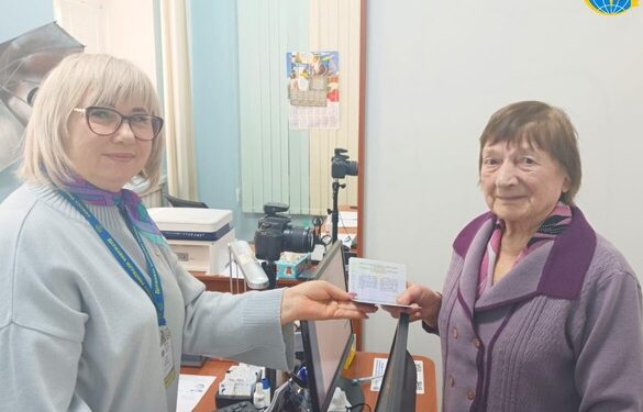 На Черкащині жінка у 90 років оформила закордонний паспорт