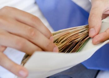 На Миколаївщині директор школи незаконно преміювала працівників