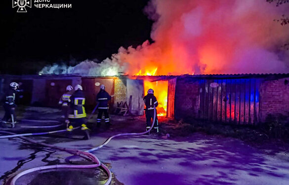 На Уманщині сталося дві пожежі гаражів (ВІДЕО)
