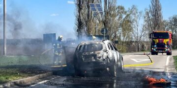 На Золотоніщині горіло авто: травмувався водій