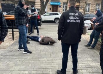 Одеських інспекторів Держпродспоживслужби затримали за підозрою у корупції