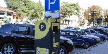 Паркування в Дніпрі біля зон відпочинку знову платне з 1 квітня: адреси |  |