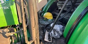 Підірвався на міні: на Херсонщині тракторист отримав поранення під час роботи на полі