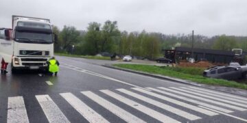 Поблизу Умані зіштовхнулися вантажівка та легковик (ФОТО)