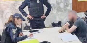 Посадив 9-річну доньку за кермо: поліція знайшла батька