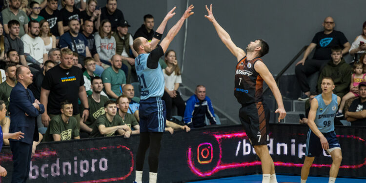 Суперліга Favbet: лідери за потрапляннями в символічні збірні та нагородами MVP тижня – Федерація баскетболу України