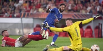 Трубин с «Бенфикой» вылетел из Лиги Европы, проиграв в серии пенальти