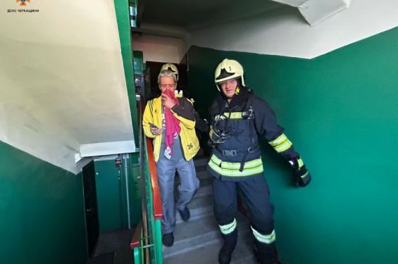 У Черкасах на пожежі евакуйовано господаря квартири — Новости Черкасс