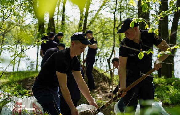 У Черкаській області зводять укріплювальні дамби