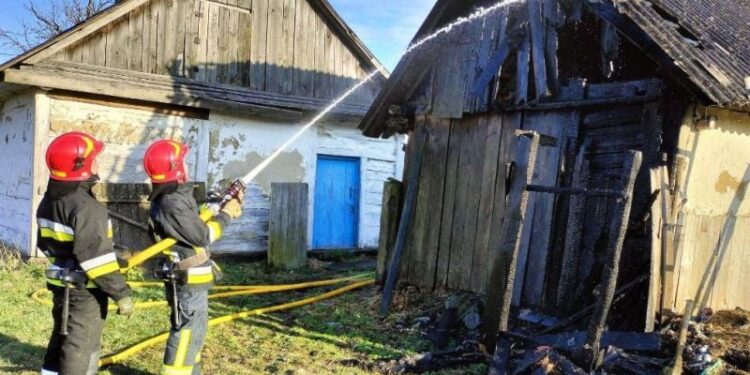 У двох селах Шепетівщини палали господарчі споруди —Хмельнитчина