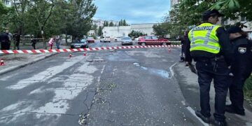 У дворі багатоповерхівки Миколаєва підірвали гранату, є поранений