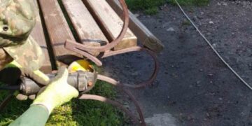У парку Хіміків відремонтували лавочки — Новости Черкасс