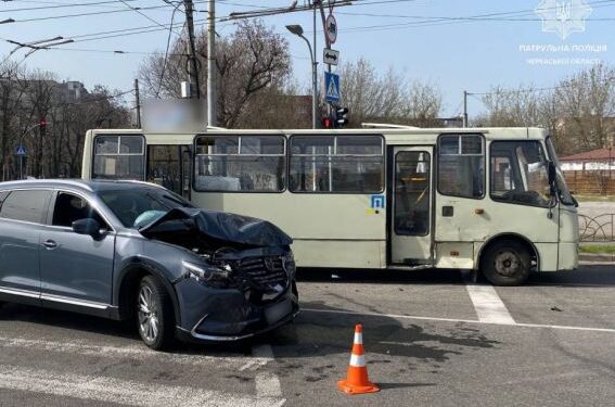У поліції повідомили, хто винен у ДТП між легковиком і автобусом — Новости Черкасс