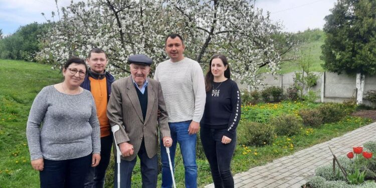 У селі біля Рівного дідусь відзначив 100-річчя