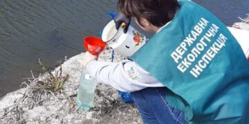 У Запоріжжі екологи перевірили місце загибелі риби – яка ситуація з водою  | Новости Запорожья
