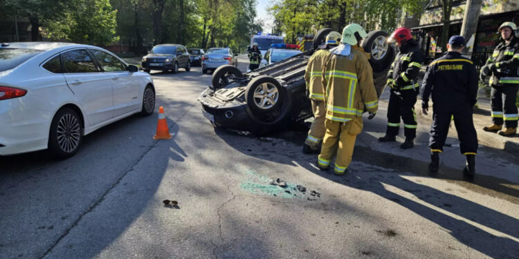 У Запоріжжі сталася ДТП за участю 3 автомобілів – деталі | Новости Запорожья