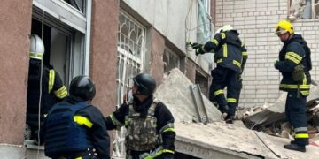 Удар по Чернігову 17 квітня – у ДСНС показали фото наслідків