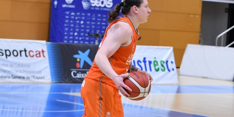 Українки за кордоном: Ягупова набрала 20 очок в Іспанії, Юркевічус допомогла команді виграти у Італії – Федерація баскетболу України