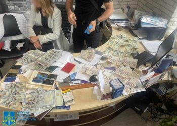 В Одесі завідувачка психлікарні брала гроші за підробку довідок про інвалідність