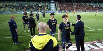 В Турции «Фенербахче» бойкотировал матч Суперкубка против «Галатасарая»