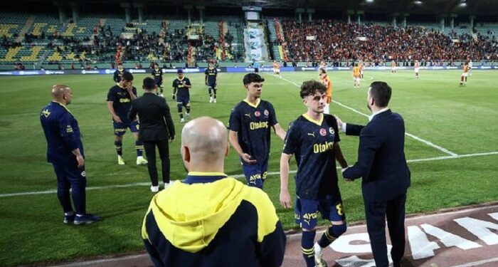 В Турции «Фенербахче» бойкотировал матч Суперкубка против «Галатасарая»