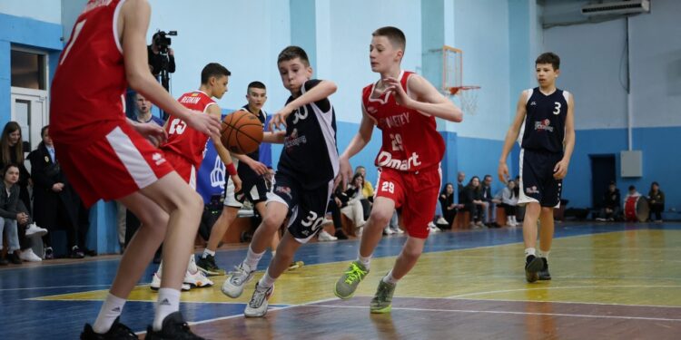 ВЮБЛ серед юнаків 2010 року: ЗОДЮСШ та Прометей вийшли до Фіналу чотирьох – Федерація баскетболу України